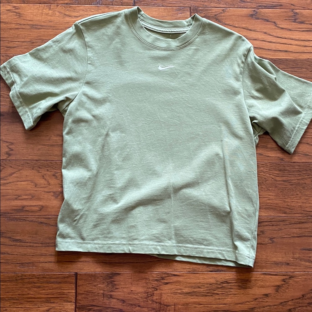Nike loose fit tee